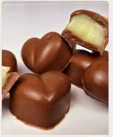 Herzpralinen mit einer Vanille-Creme Füllung (8 Stück)